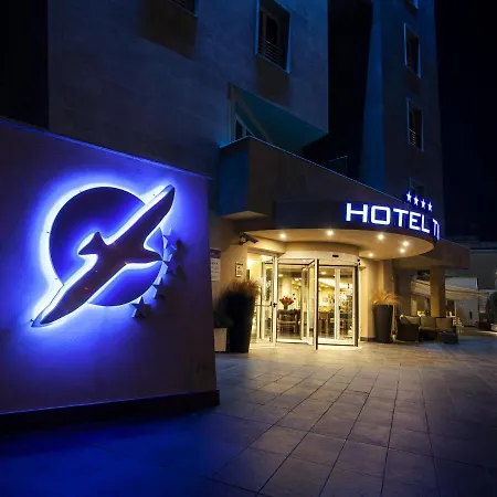 Tiber Rooftop & Wellness 4*