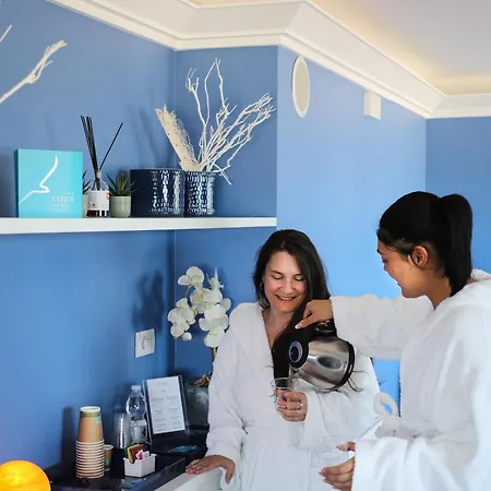 Tiber Rooftop & Wellness Отель Фьюмичино