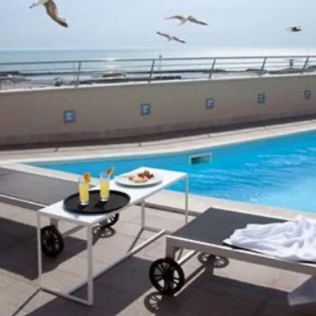 Tiber Rooftop & Wellness Отель