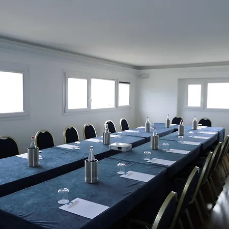 Отель Tiber Rooftop & Wellness Фьюмичино