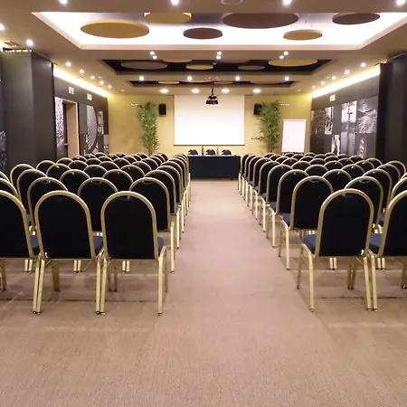 Отель Tiber Rooftop & Wellness 4*