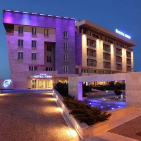 Tiber Rooftop & Wellness Отель