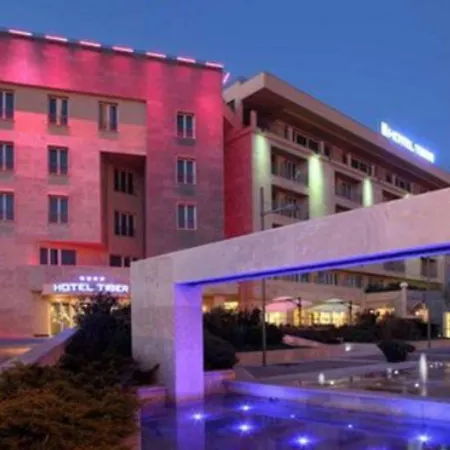 Tiber Rooftop & Wellness Отель 4*
