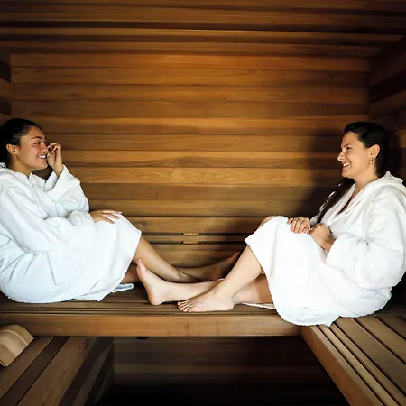 Hotel Tiber Rooftop & Wellness 4*