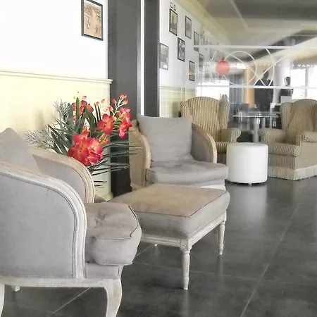 Отель Tiber Rooftop & Wellness Фьюмичино