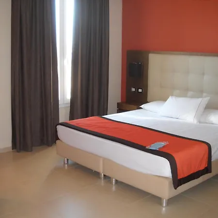 Отель Tiber Rooftop & Wellness 4*
