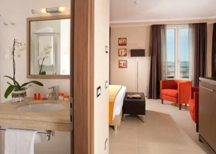 Tiber Rooftop & Wellness Szálloda Fiumicino